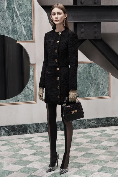 Look 25